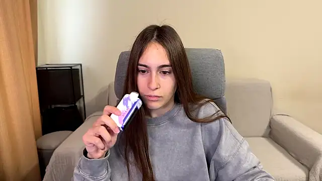 AliceKolltt online show from October 2025 07:52:01 AM
