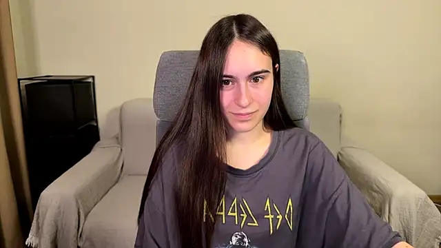 Snapshot of AliceKolltt chatting on May 2026 10:08:02 PM AliceKolltt online show from May 2026 10:08:02 PM