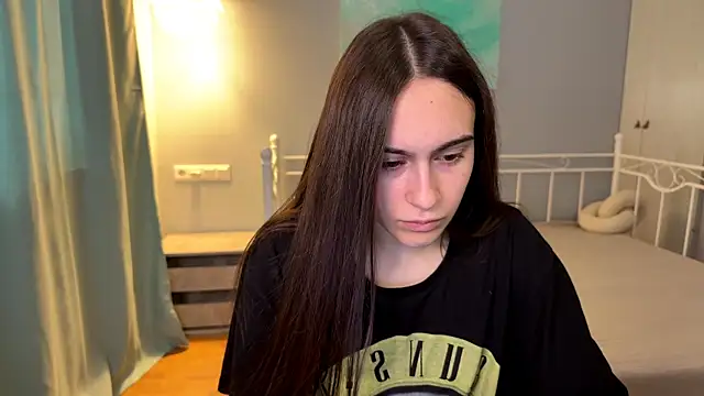 Snapshot of AliceKolltt chatting on June 2026 01:28:01 PM AliceKolltt online show from June 2026 01:28:01 PM