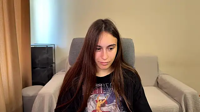 AliceKolltt online show from September 2025 09:38:01 AM