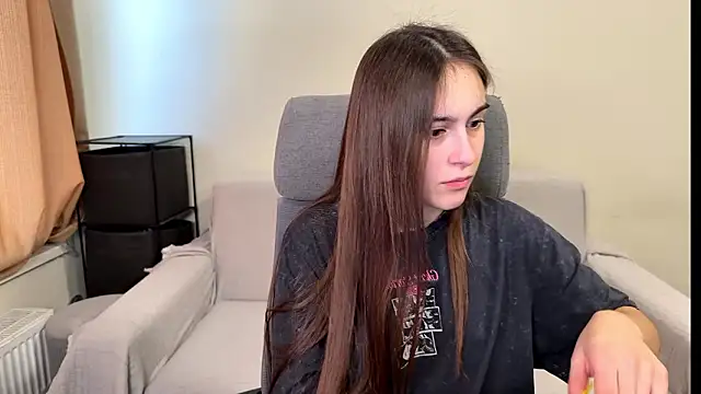 AliceKolltt online show from February 2026 02:04:01 PM