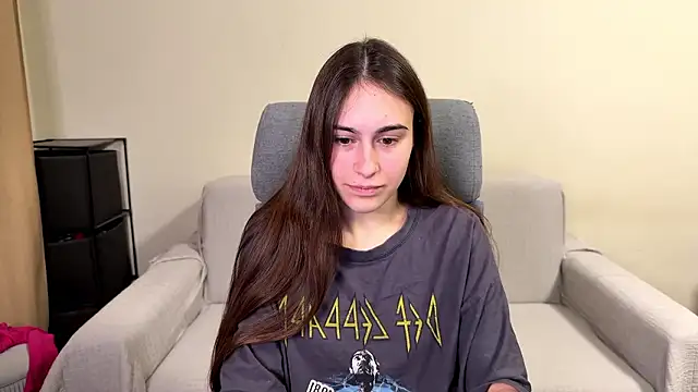 AliceKolltt online show from February 2026 07:33:02 PM