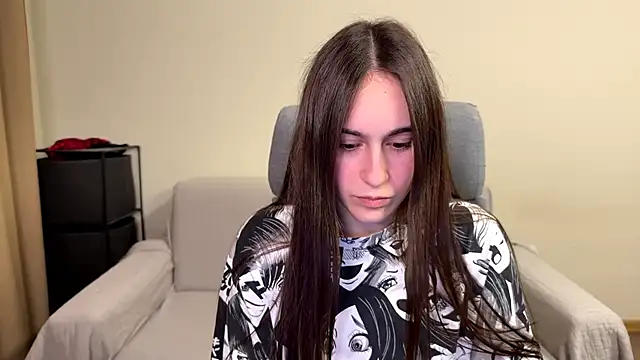 Snapshot of AliceKolltt chatting on May 2026 08:20:01 PM AliceKolltt online show from May 2026 08:20:01 PM