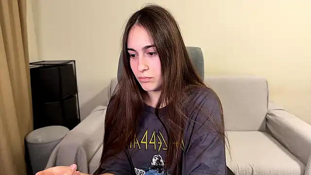 AliceKolltt online show from February 2026 05:12:02 PM