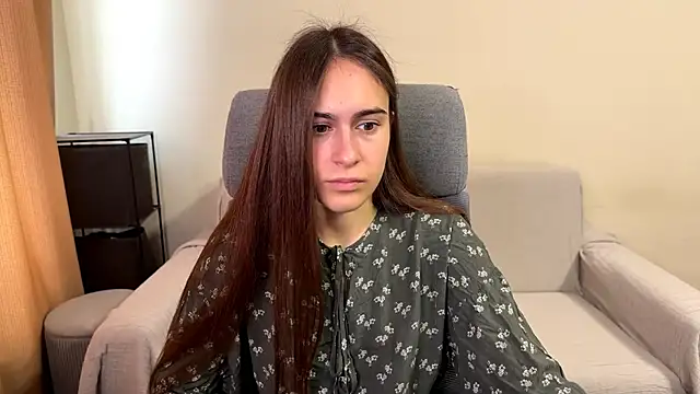 AliceKolltt online show from October 2025 07:44:01 AM