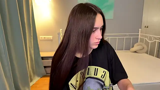 Snapshot of AliceKolltt chatting on June 2026 10:11:02 PM AliceKolltt online show from June 2026 10:11:02 PM
