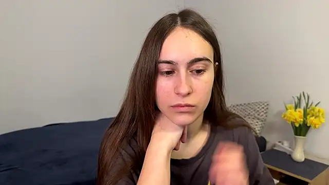Snapshot of AliceKolltt chatting on April 2026 10:38:01 PM AliceKolltt online show from April 2026 10:38:01 PM