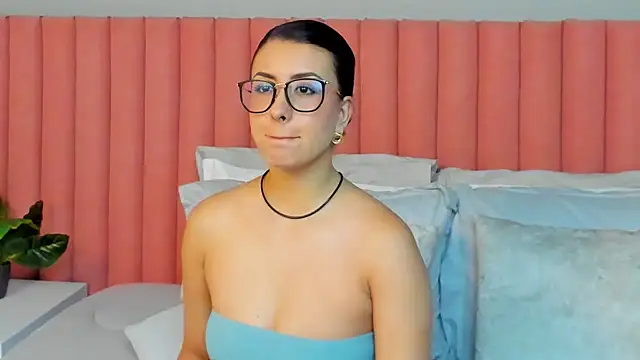 EmaSaenz online show from April 2026 08:54:02 PM