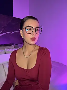 EmaSaenz online show from October 2025 09:16:01 PM