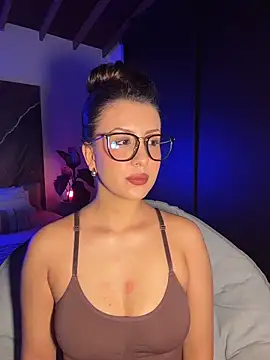 EmaSaenz online show from October 2025 09:46:01 PM