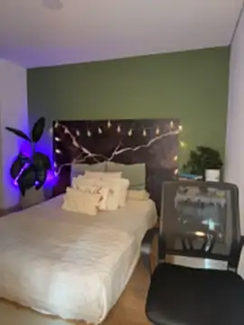 EmaSaenz online show from April 2026 09:54:01 PM