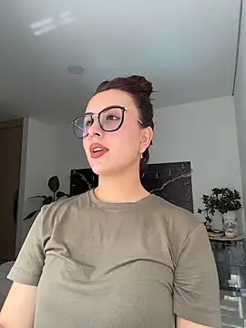 EmaSaenz online show from February 2026 06:04:02 PM