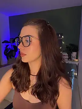 EmaSaenz online show from April 2026 10:01:02 PM