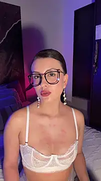 EmaSaenz online show from December 2025 09:04:02 PM