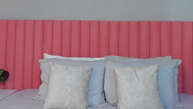 EmaSaenz online show from March 2026 06:52:02 PM