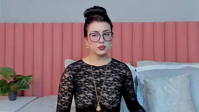 EmaSaenz online show from March 2026 06:53:02 PM