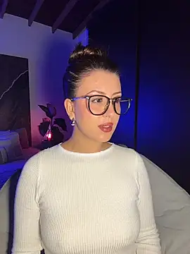 EmaSaenz online show from October 2025 10:53:01 PM