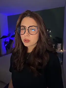 EmaSaenz online show from April 2026 11:00:01 PM