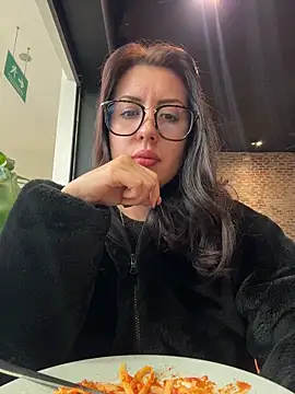 EmaSaenz online show from October 2025 09:45:01 PM