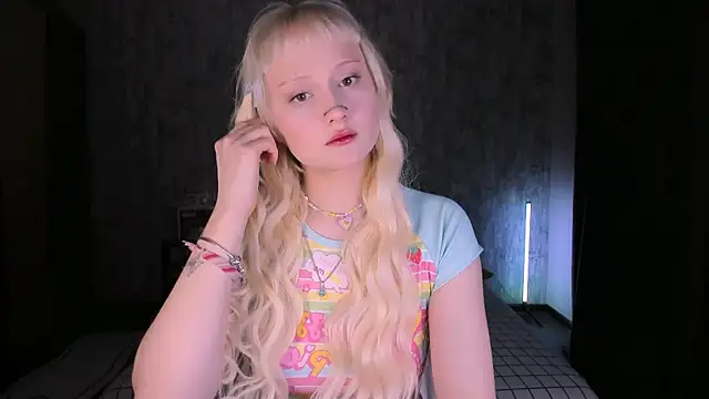 MariaMango online show from November 2025 01:37:01 PM