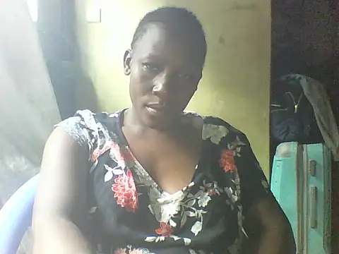 Snapshot of Queen_lady chatting on September 2025 07:03:01 AM Queen lady online show from September 2025 07:03:01 AM