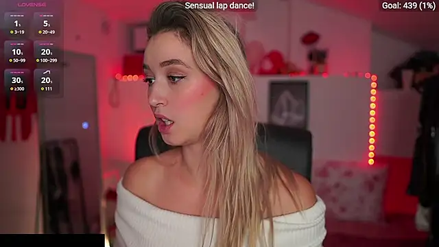 Snapshot of Alexis___Texas chatting on November 2025 07:08:02 PM Alexis Texas online show from November 2025 07:08:02 PM