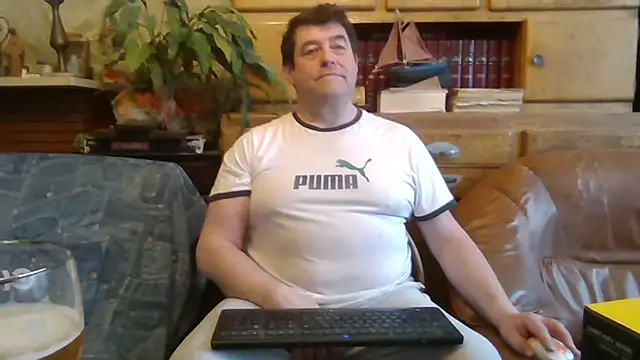 Snapshot of sympatrique chatting on February 2025 11:57:02 AM sympatrique online show from February 2025 11:57:02 AM