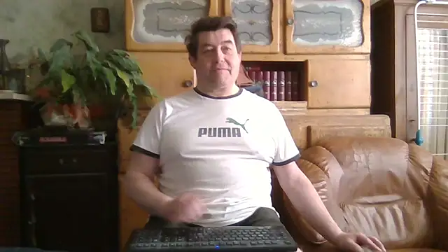 Snapshot of sympatrique chatting on March 2025 10:03:01 AM sympatrique online show from March 2025 10:03:01 AM
