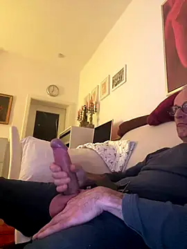 Frank22xx online show from November 2025 06:02:02 PM