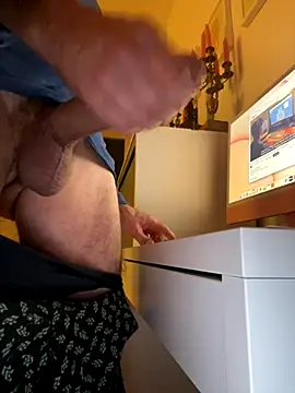 Frank22xx online show from October 2025 06:43:02 PM