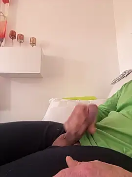 Frank22xx online show from April 2026 06:20:02 AM