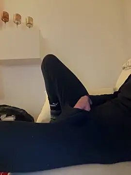 Frank22xx online show from March 2026 07:15:01 PM