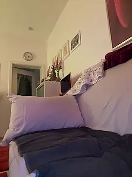 Frank22xx online show from November 2025 04:19:02 PM