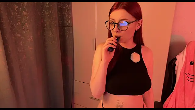 Snapshot of RozieRose chatting on November 2025 05:01:01 AM RozieRose online show from November 2025 05:01:01 AM