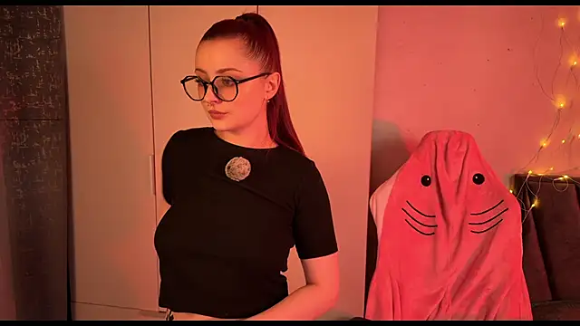 Snapshot of RozieRose chatting on December 2025 02:34:01 AM RozieRose online show from December 2025 02:34:01 AM