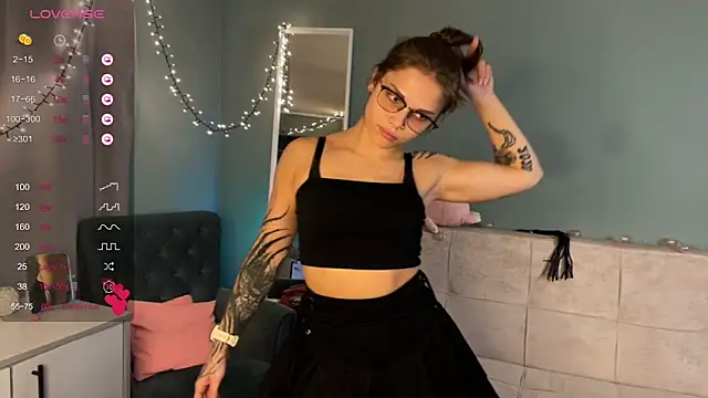 HumbleJess online show from April 2026 04:11:01 PM