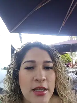 Sara smiiith211 online show from October 2025 09:56:02 PM