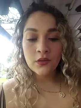 Sara smiiith211 online show from April 2026 04:44:02 PM