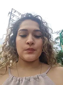 Sara smiiith211 online show from December 2025 10:31:01 PM