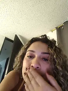 Sara smiiith211 online show from April 2026 08:09:02 PM