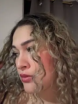 Sara smiiith211 online show from April 2026 01:01:01 AM