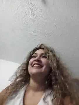Sara smiiith211 online show from May 2026 01:56:01 AM