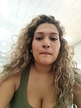 Sara smiiith211 online show from February 2025 09:25:02 PM