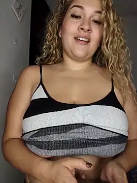 Sara smiiith211 online show from December 2025 10:06:01 AM