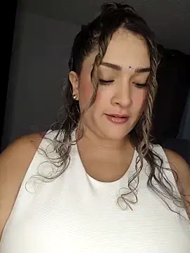 Sara smiiith211 online show from April 2026 08:26:02 PM