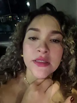 Sara smiiith211 online show from May 2026 11:54:01 PM
