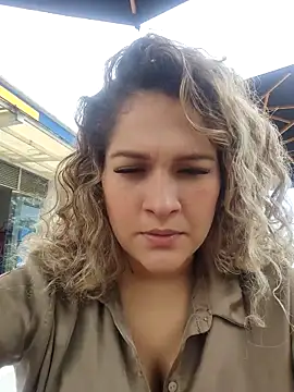Sara smiiith211 online show from March 2025 07:39:01 PM
