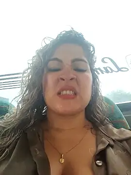 Sara smiiith211 online show from November 2025 07:03:01 PM