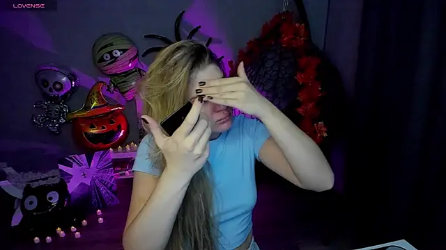 lily williamss online show from October 2025 12:44:02 AM