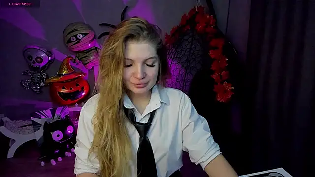 lily williamss online show from October 2025 12:07:01 AM